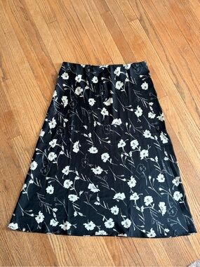 fun 2 fun Black Floral A-Line Skirt with White Print